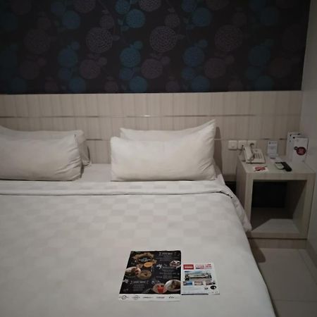 Cordela Hotel Medan Buitenkant foto
