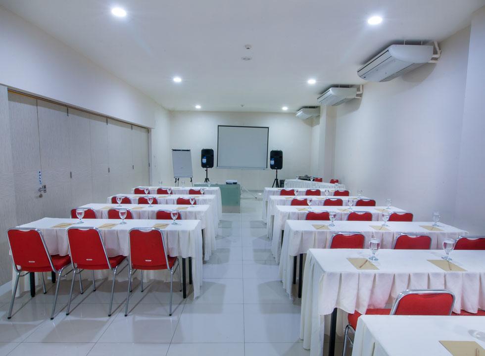 Cordela Hotel Medan Buitenkant foto