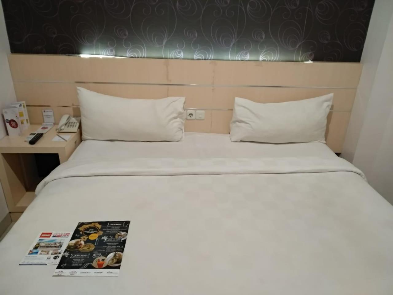 Cordela Hotel Medan Buitenkant foto