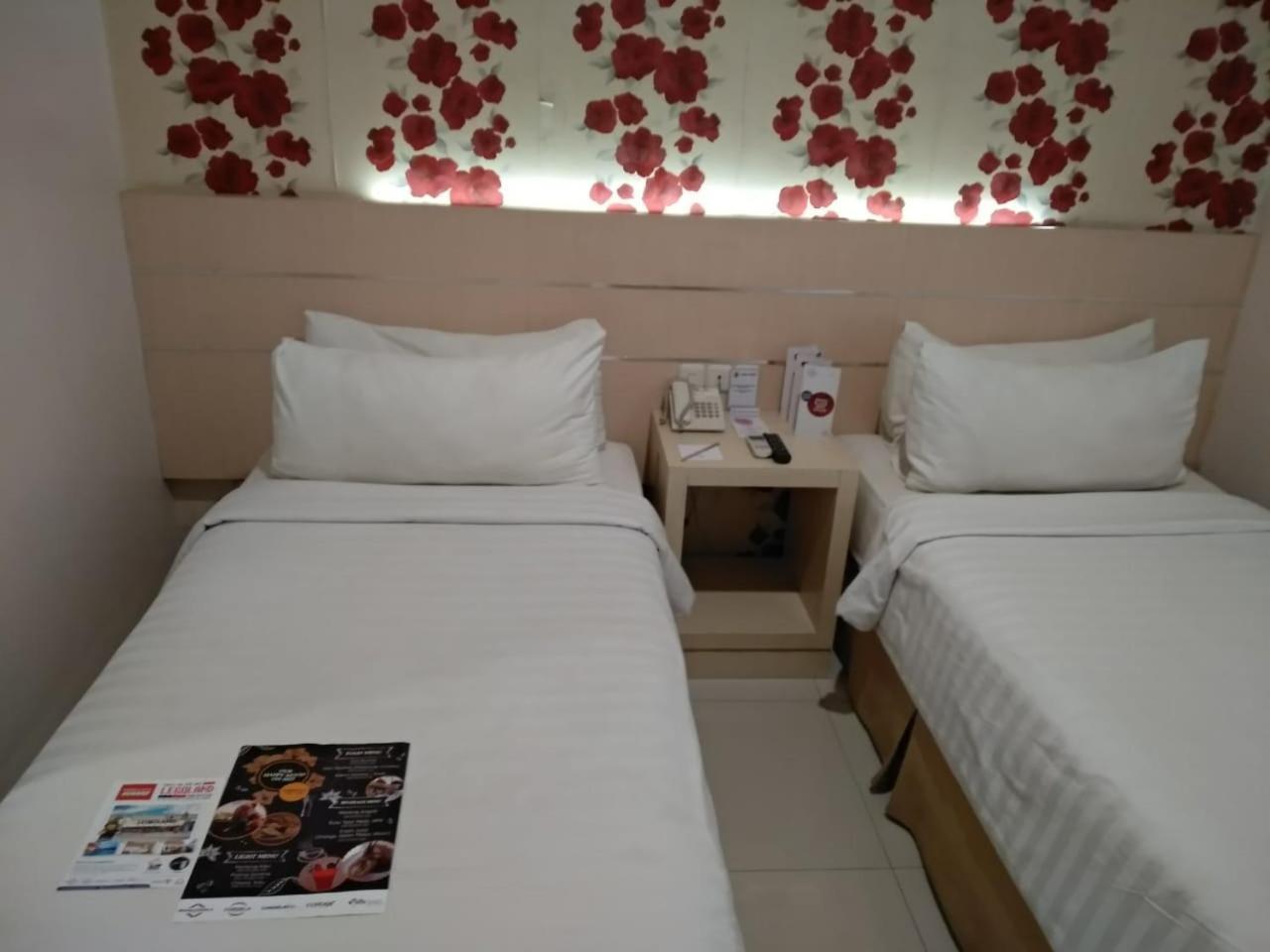 Cordela Hotel Medan Buitenkant foto
